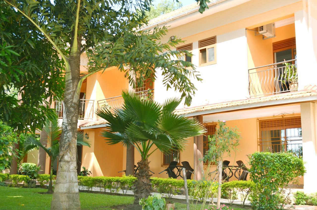 The Palms Beach Hotel And Restaurant Limited Entebbe Buitenkant foto