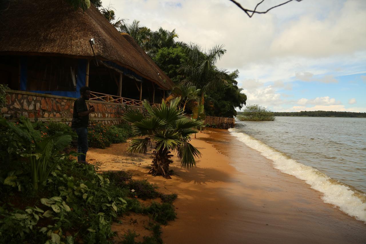 The Palms Beach Hotel And Restaurant Limited Entebbe Buitenkant foto
