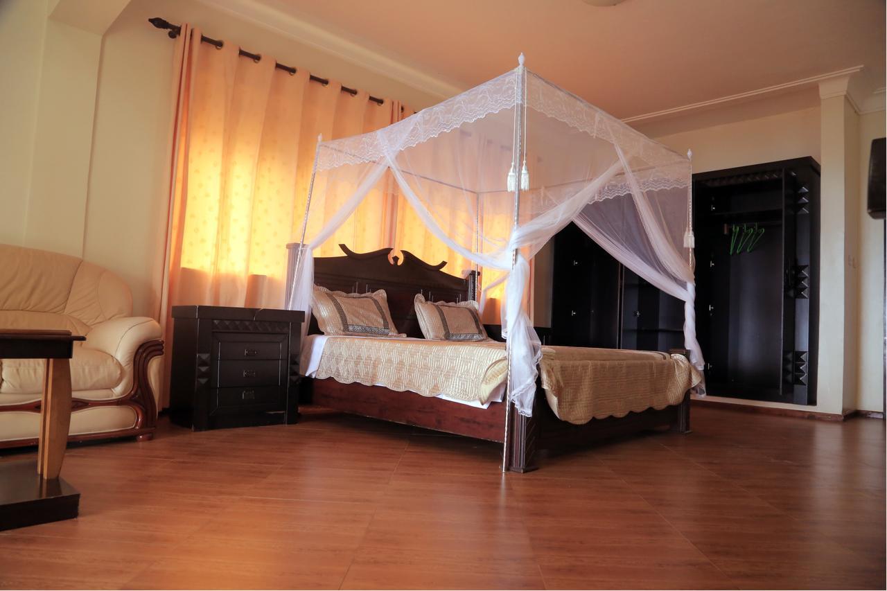 The Palms Beach Hotel And Restaurant Limited Entebbe Buitenkant foto